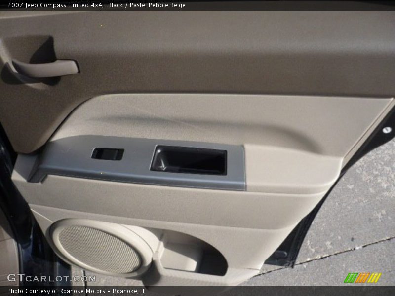 Black / Pastel Pebble Beige 2007 Jeep Compass Limited 4x4