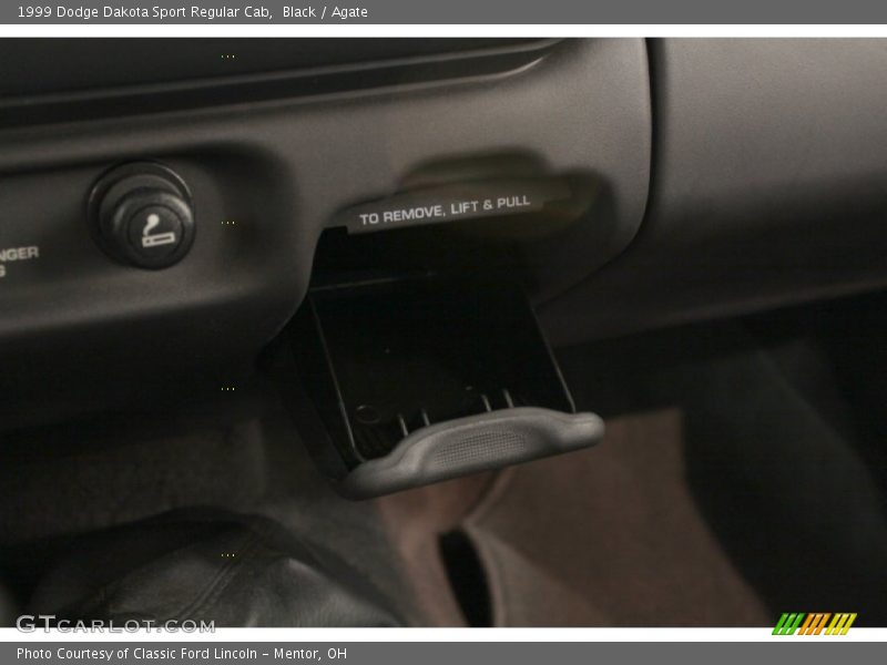 Black / Agate 1999 Dodge Dakota Sport Regular Cab