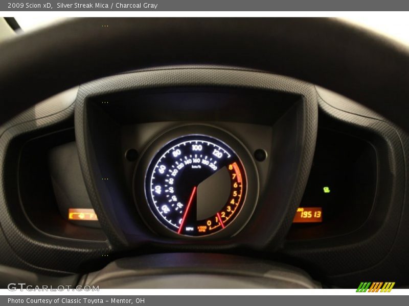 Silver Streak Mica / Charcoal Gray 2009 Scion xD