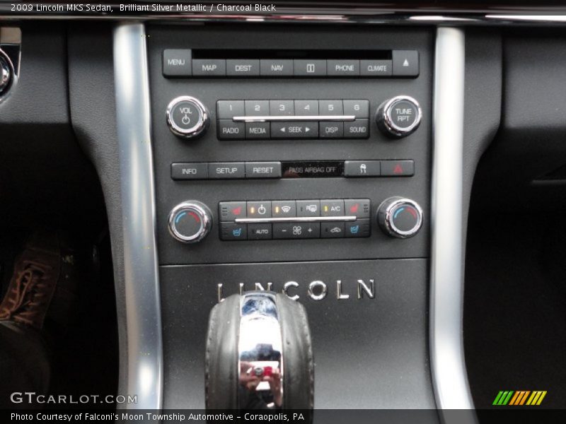 Brilliant Silver Metallic / Charcoal Black 2009 Lincoln MKS Sedan