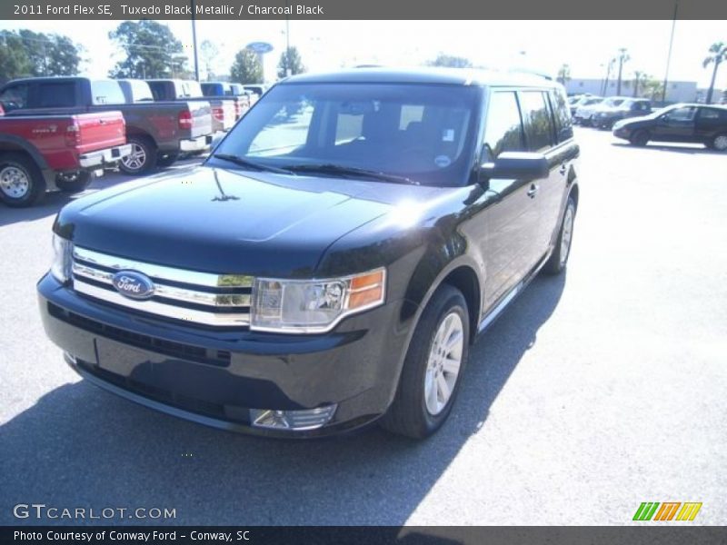 Tuxedo Black Metallic / Charcoal Black 2011 Ford Flex SE