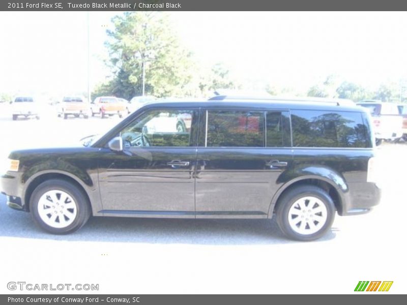 Tuxedo Black Metallic / Charcoal Black 2011 Ford Flex SE