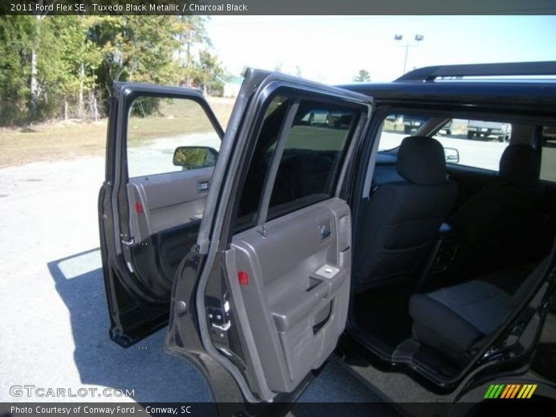 Tuxedo Black Metallic / Charcoal Black 2011 Ford Flex SE