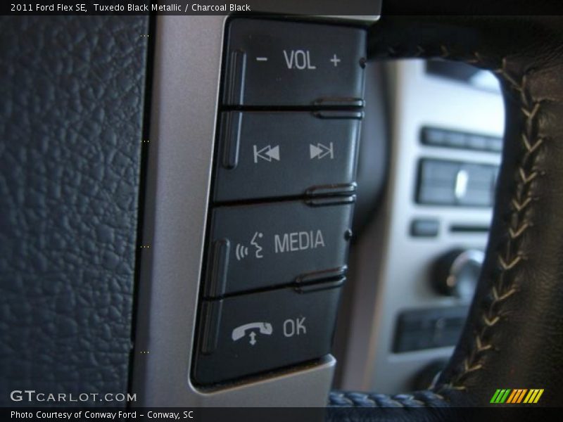 Tuxedo Black Metallic / Charcoal Black 2011 Ford Flex SE