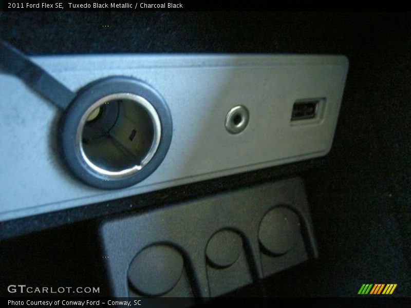 Tuxedo Black Metallic / Charcoal Black 2011 Ford Flex SE
