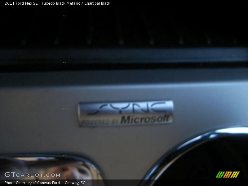 Tuxedo Black Metallic / Charcoal Black 2011 Ford Flex SE