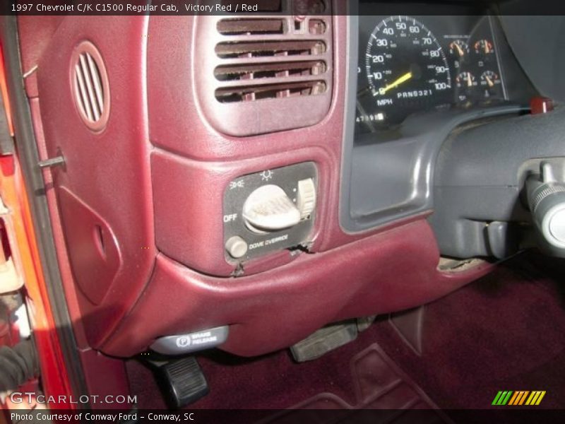 Victory Red / Red 1997 Chevrolet C/K C1500 Regular Cab