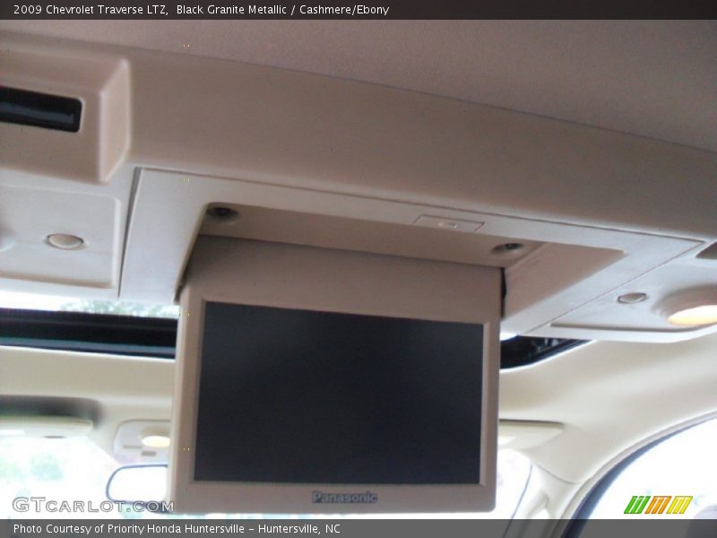 Black Granite Metallic / Cashmere/Ebony 2009 Chevrolet Traverse LTZ