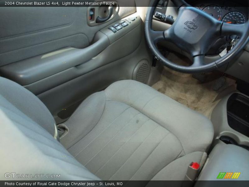 Light Pewter Metallic / Taupe 2004 Chevrolet Blazer LS 4x4