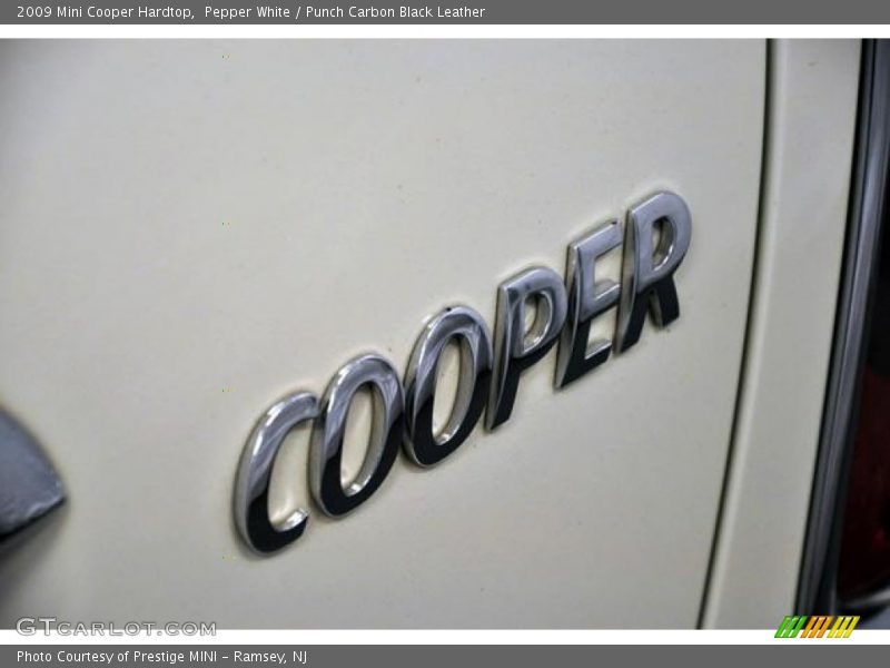 Pepper White / Punch Carbon Black Leather 2009 Mini Cooper Hardtop