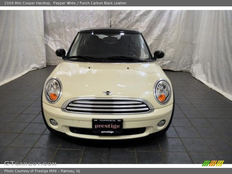 Pepper White / Punch Carbon Black Leather 2009 Mini Cooper Hardtop