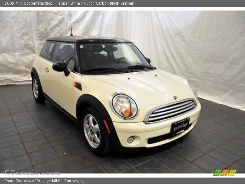 Pepper White / Punch Carbon Black Leather 2009 Mini Cooper Hardtop