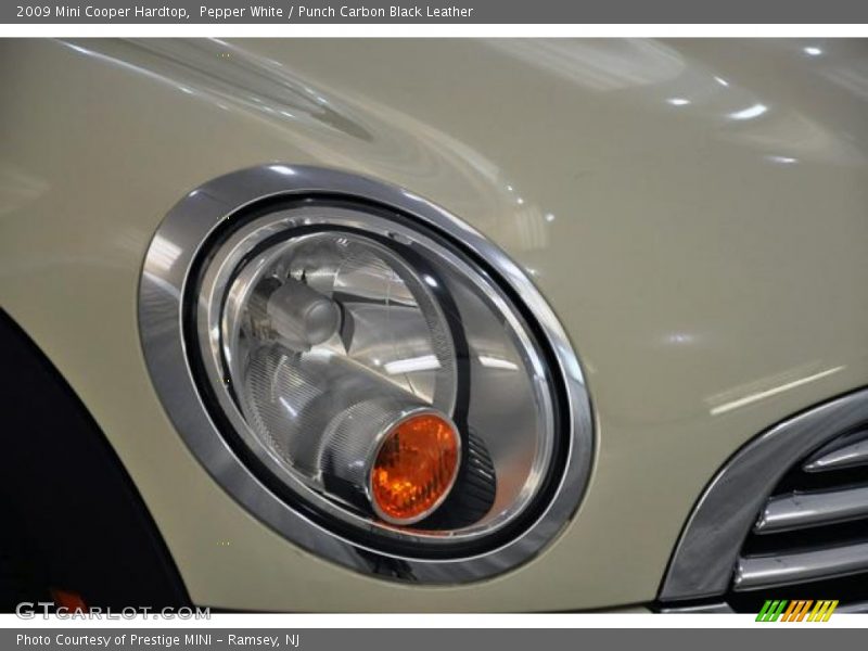 Pepper White / Punch Carbon Black Leather 2009 Mini Cooper Hardtop