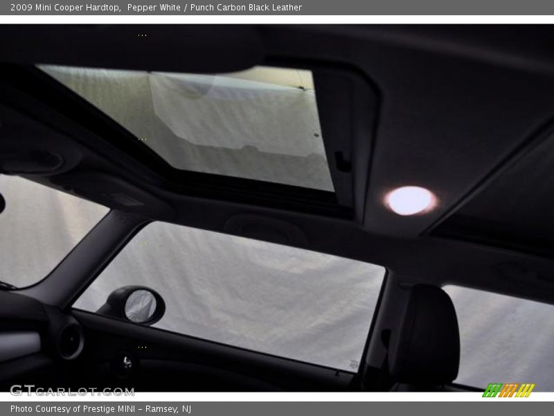 Pepper White / Punch Carbon Black Leather 2009 Mini Cooper Hardtop