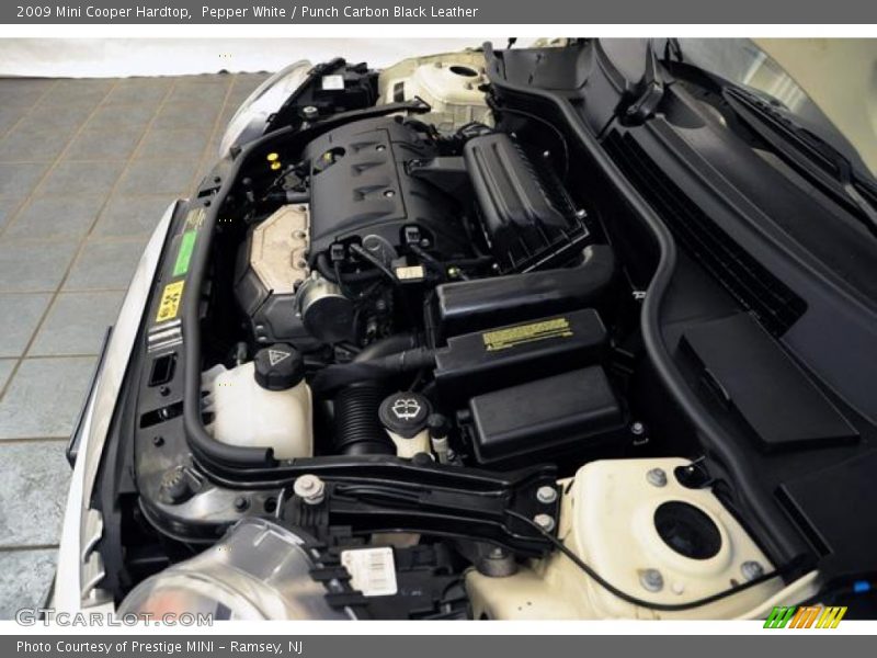 Pepper White / Punch Carbon Black Leather 2009 Mini Cooper Hardtop