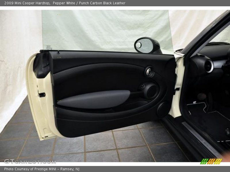 Pepper White / Punch Carbon Black Leather 2009 Mini Cooper Hardtop