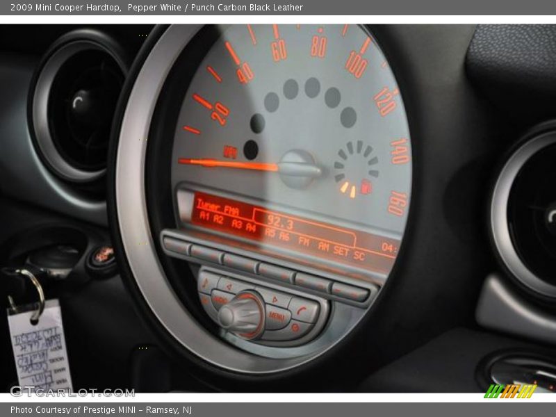 Pepper White / Punch Carbon Black Leather 2009 Mini Cooper Hardtop