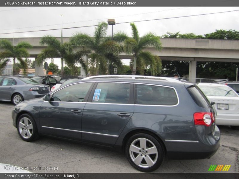 Island Grey Metallic / Deep Black 2009 Volkswagen Passat Komfort Wagon