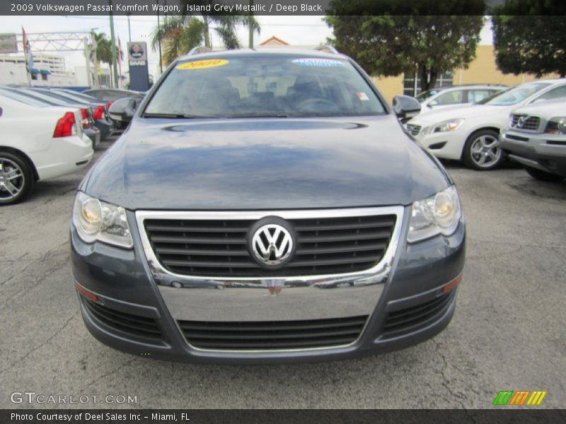 Island Grey Metallic / Deep Black 2009 Volkswagen Passat Komfort Wagon