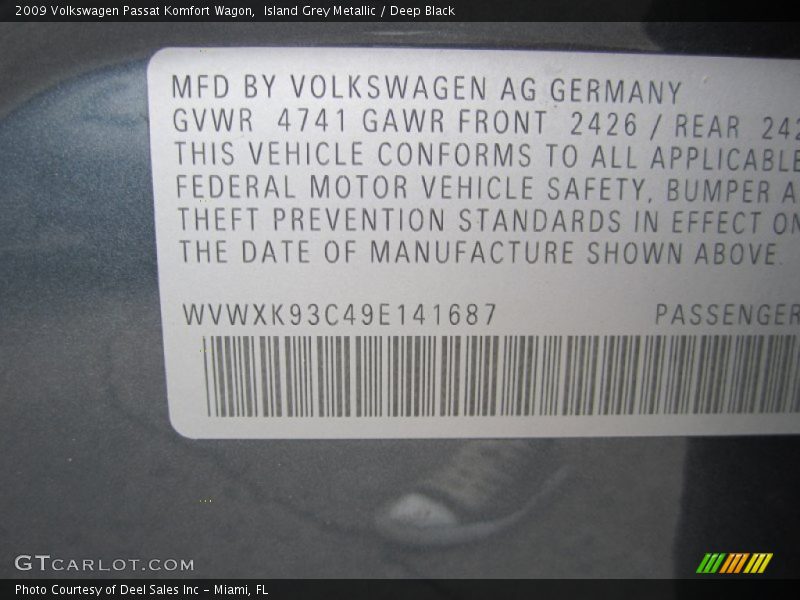 Island Grey Metallic / Deep Black 2009 Volkswagen Passat Komfort Wagon