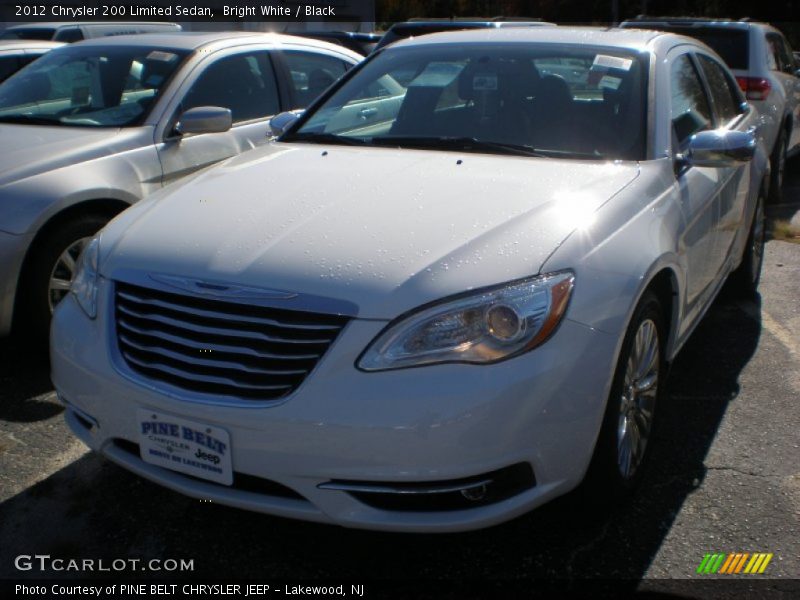 Bright White / Black 2012 Chrysler 200 Limited Sedan