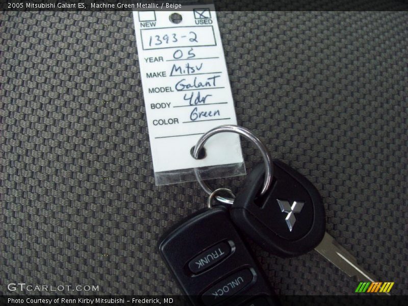 Machine Green Metallic / Beige 2005 Mitsubishi Galant ES
