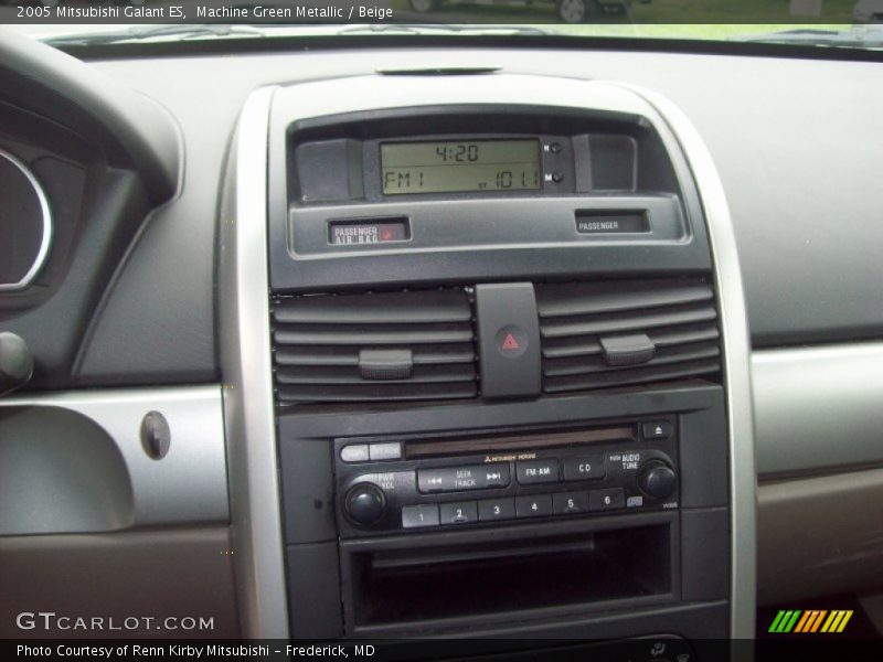Machine Green Metallic / Beige 2005 Mitsubishi Galant ES