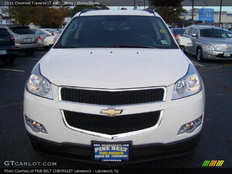 White / Ebony/Ebony 2011 Chevrolet Traverse LT AWD