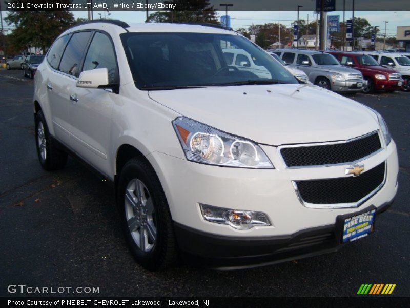 White / Ebony/Ebony 2011 Chevrolet Traverse LT AWD