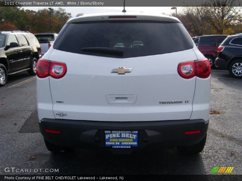 White / Ebony/Ebony 2011 Chevrolet Traverse LT AWD