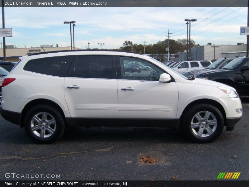 White / Ebony/Ebony 2011 Chevrolet Traverse LT AWD