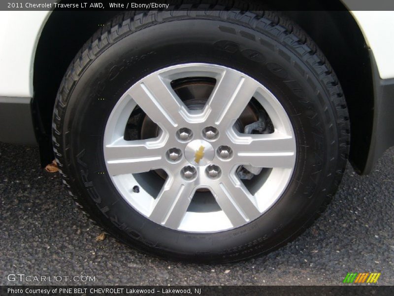 White / Ebony/Ebony 2011 Chevrolet Traverse LT AWD