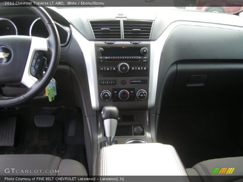 White / Ebony/Ebony 2011 Chevrolet Traverse LT AWD