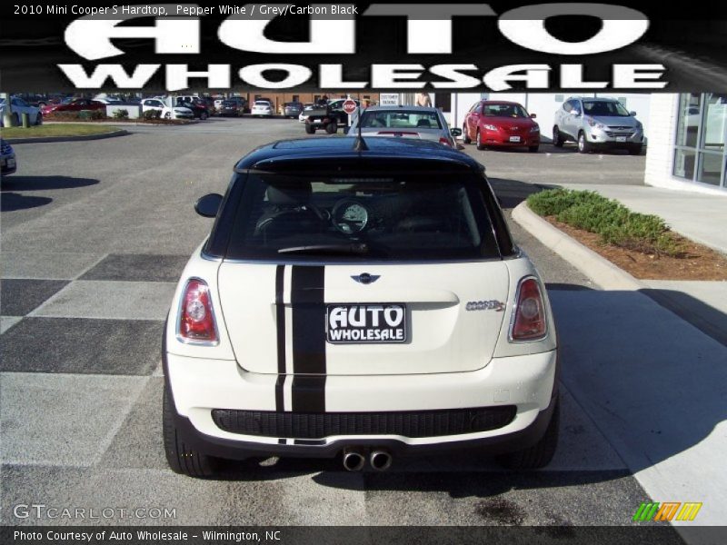 Pepper White / Grey/Carbon Black 2010 Mini Cooper S Hardtop