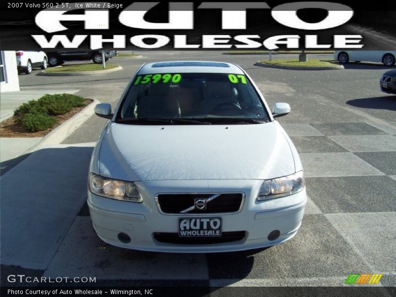 Ice White / Beige 2007 Volvo S60 2.5T