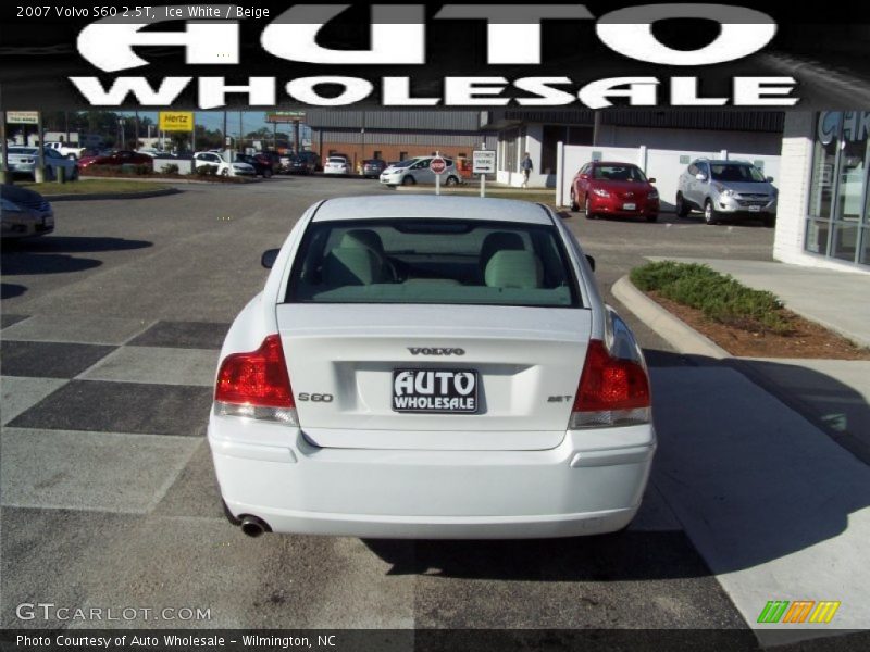 Ice White / Beige 2007 Volvo S60 2.5T