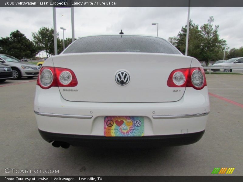Candy White / Pure Beige 2008 Volkswagen Passat Lux Sedan