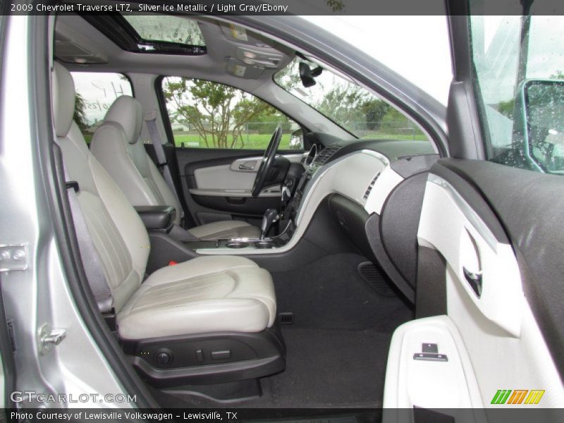 Silver Ice Metallic / Light Gray/Ebony 2009 Chevrolet Traverse LTZ