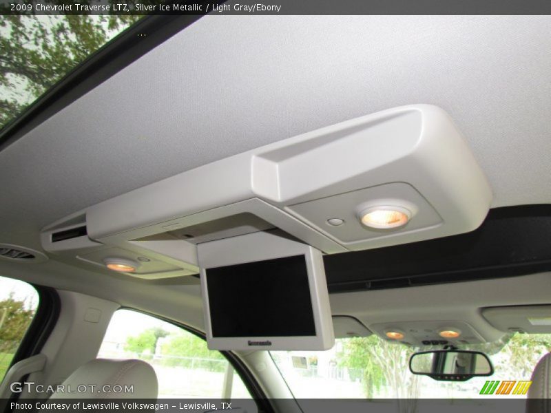 Silver Ice Metallic / Light Gray/Ebony 2009 Chevrolet Traverse LTZ