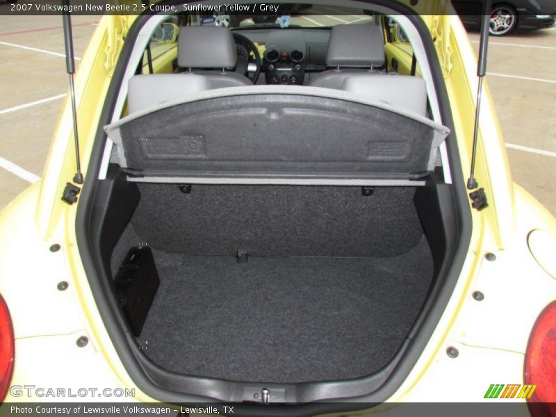  2007 New Beetle 2.5 Coupe Trunk