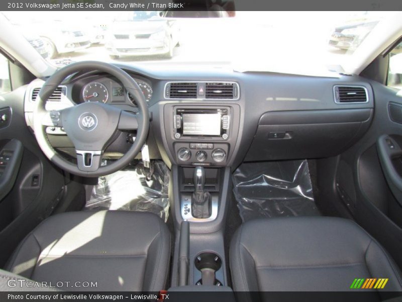 Candy White / Titan Black 2012 Volkswagen Jetta SE Sedan