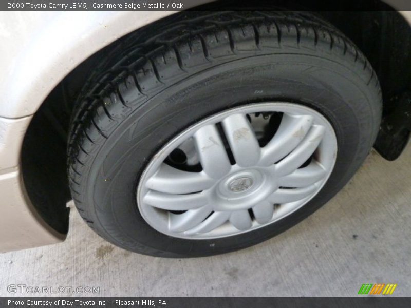Cashmere Beige Metallic / Oak 2000 Toyota Camry LE V6