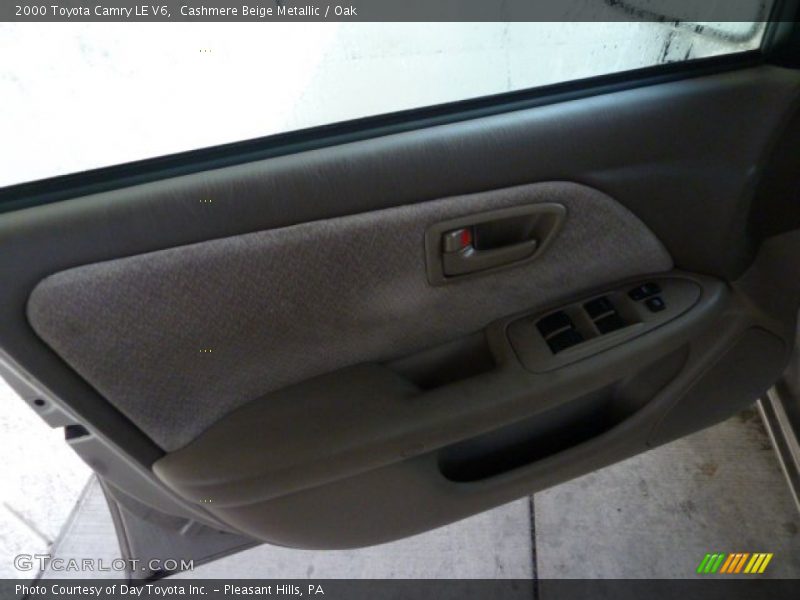 Cashmere Beige Metallic / Oak 2000 Toyota Camry LE V6