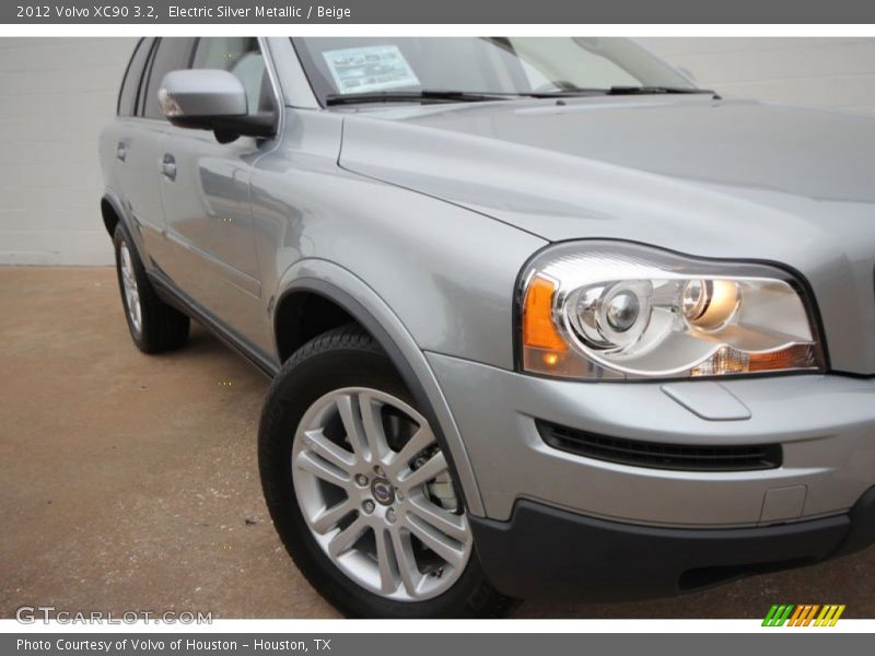 Electric Silver Metallic / Beige 2012 Volvo XC90 3.2