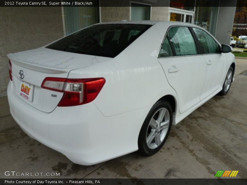 Super White / Black/Ash 2012 Toyota Camry SE