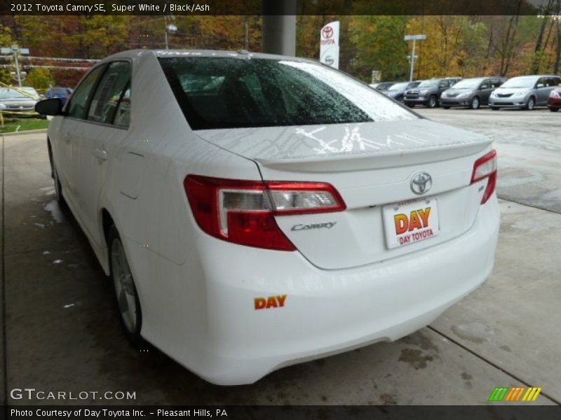 Super White / Black/Ash 2012 Toyota Camry SE