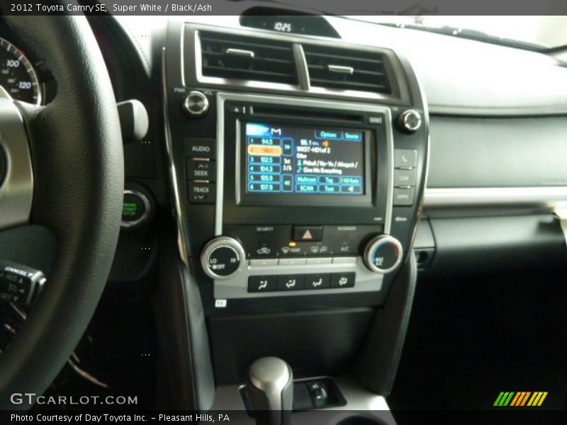 Super White / Black/Ash 2012 Toyota Camry SE