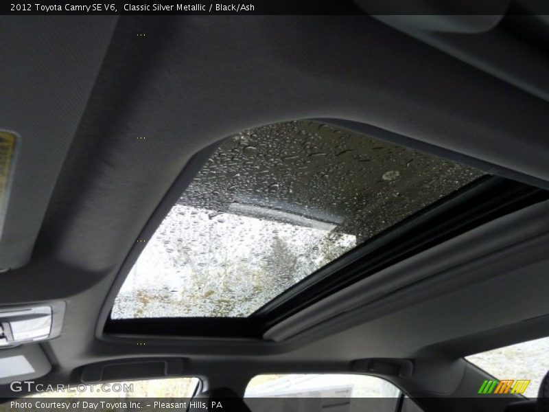 Classic Silver Metallic / Black/Ash 2012 Toyota Camry SE V6