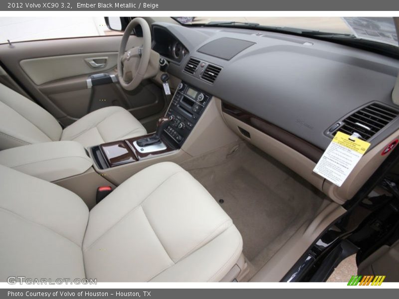 Dashboard of 2012 XC90 3.2