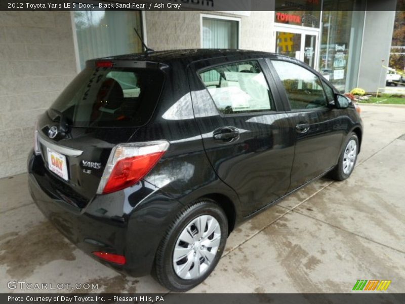 Black Sand Pearl / Ash Gray 2012 Toyota Yaris LE 5 Door